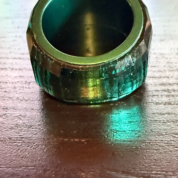 Swarovski Lucent Cocktail Ring, Octagon Cut Green, Size 8 - Picture 12 of 16